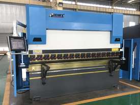 Energy Efficient 3200mm x 135Ton 5 Axis Pressbrake - picture0' - Click to enlarge