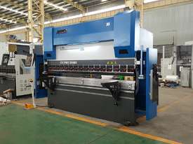 Energy Efficient 3200mm x 135Ton 5 Axis Pressbrake - picture1' - Click to enlarge