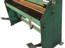 Guillotine 1250 x 1.5mm Sheet Metal Cutter 4 foot manual treadle - picture0' - Click to enlarge