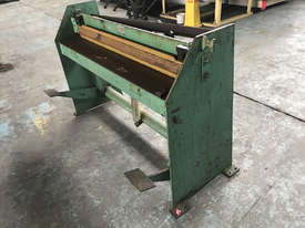 Guillotine 1250 x 1.5mm Sheet Metal Cutter 4 foot manual treadle - picture2' - Click to enlarge