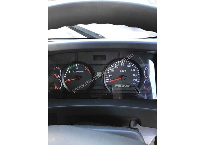 caption Isuzu FRR 600 Premium AMT