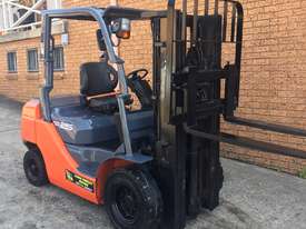 TOYOTA DIESEL FORKLIFT RACKING SPECIAL - picture1' - Click to enlarge