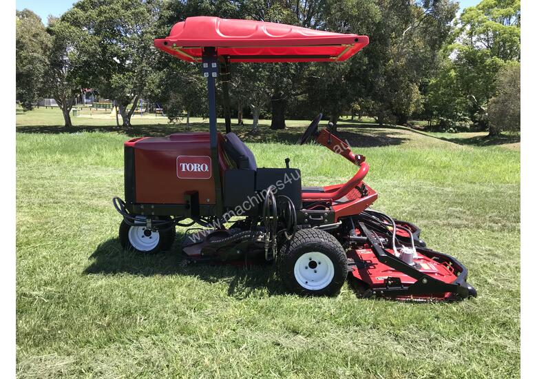 caption TORO GROUNDSMASTER 3500-D