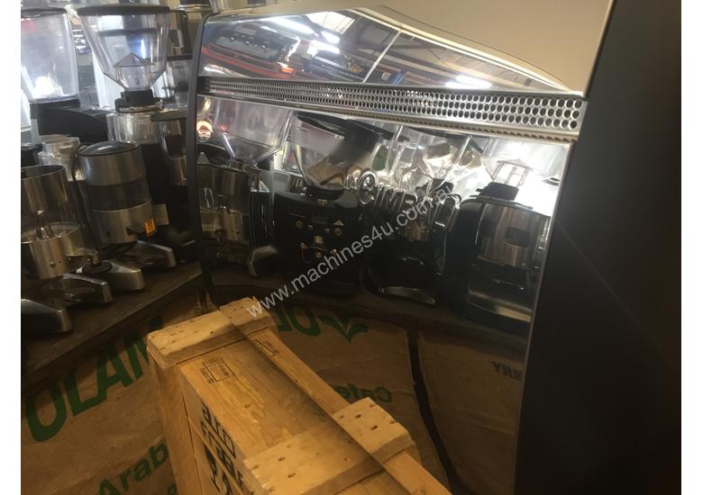 Click to view full size photos LA CIMBALI M39 DOSATRON HD 2 GROUP ESPRESSO COFFEE MACHINE AUTO MILK STEAMER CAFE
