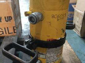 Enerpac 60 Ton Hydraulic Hollow Ram Porta Power Cylinder RRH606 - picture0' - Click to enlarge