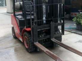 Forklift 3 stage container - picture0' - Click to enlarge