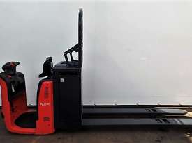 Used Forklift:  N24HP Genuine Preowned Linde 2.4t - picture0' - Click to enlarge