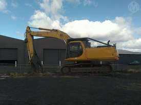 Komatsu PC300-6 - picture1' - Click to enlarge
