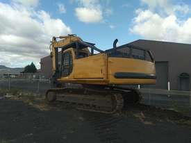 Komatsu PC300-6 - picture2' - Click to enlarge