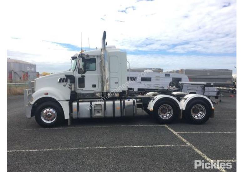 caption 2011 Mack Trident