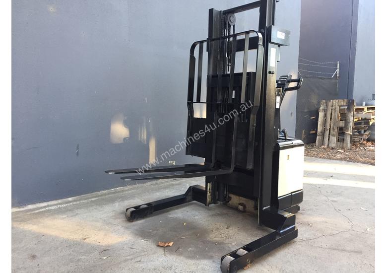 caption Crown WR3000TL102 Heavy Duty Walkie Reach Forklift Fully Refurbished and Repainted (Container Entry)