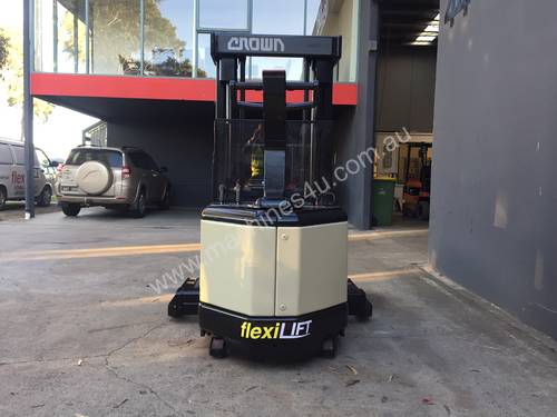 Crown WR3000TL102 Heavy Duty Walkie Reach Forklift Fully Refurbished and Repainted (Container Entry)