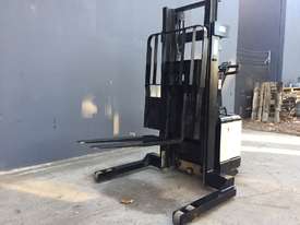 Crown WR3000TL102 Heavy Duty Walkie Reach Forklift Fully Refurbished and Repainted (Container Entry) - picture2' - Click to enlarge