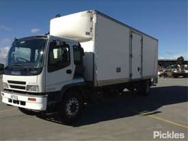 2004 Isuzu FVD900 - picture2' - Click to enlarge