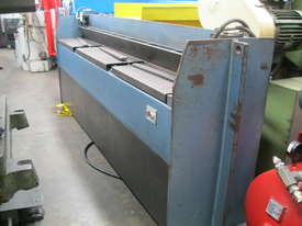 Pacific 2450mm x 2mm Hydraulic Guillotine - picture0' - Click to enlarge