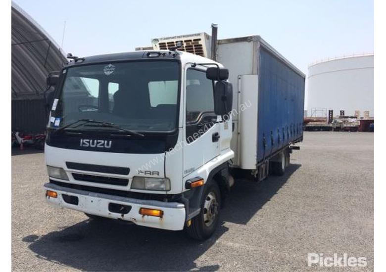 caption 2005 Isuzu FRR 525 Long
