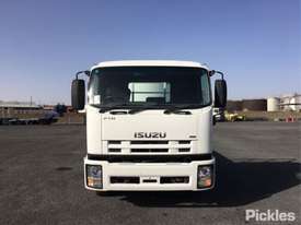 2010 Isuzu FTR900 Long - picture1' - Click to enlarge