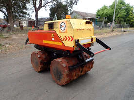 Dynapac LP8504 Vibrating Roller Roller/Compacting - picture0' - Click to enlarge