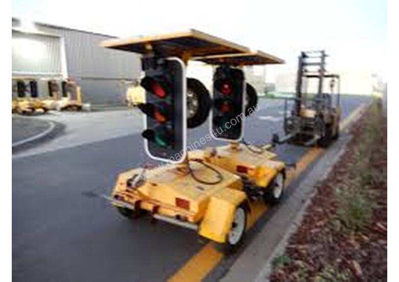MOBILE TRAFFIC LIGHTS - Hire