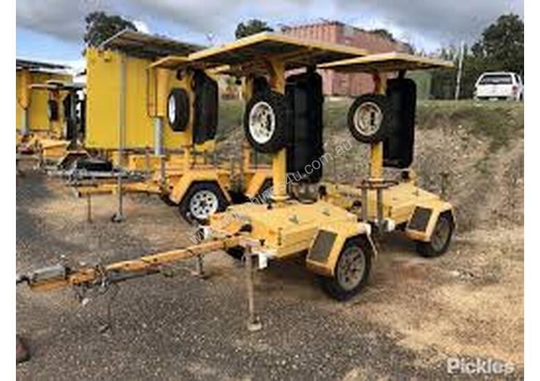 MOBILE TRAFFIC LIGHTS - Hire