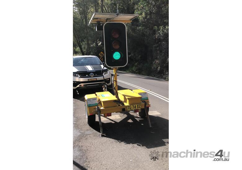 MOBILE TRAFFIC LIGHTS - Hire