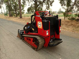 Toro TX1000 Skid Steer Loader - picture2' - Click to enlarge