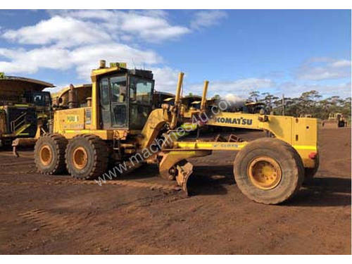 2014 Komatsu GD825A-2 Grader