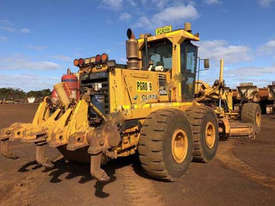 2014 Komatsu GD825A-2 Grader - picture1' - Click to enlarge