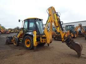 JCB 3CX Backhoe Loader - with Front and Rear Hyd Quick Hitch - picture0' - Click to enlarge