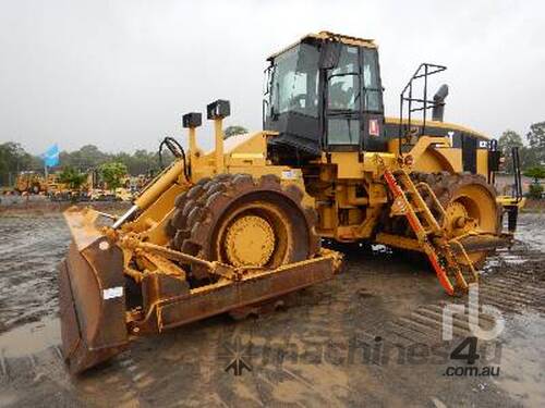 CATERPILLAR 825G Compactor