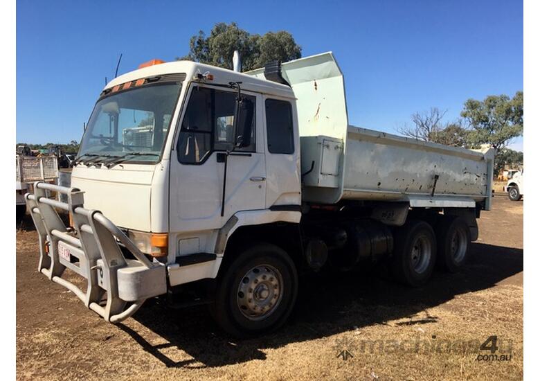 caption MITSUBISHI tipper truck