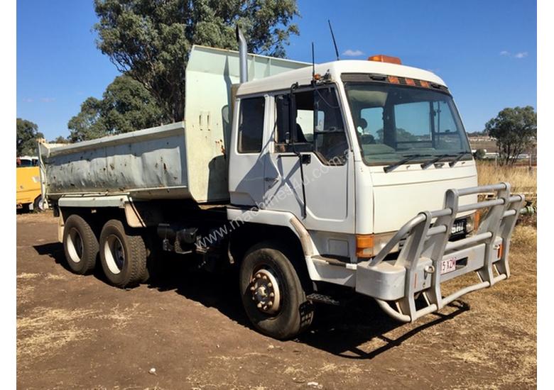 caption MITSUBISHI tipper truck