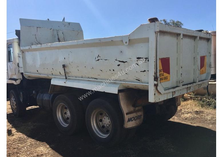 caption MITSUBISHI tipper truck