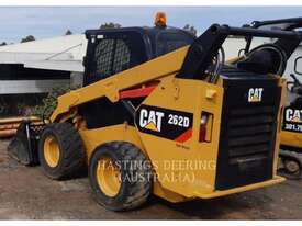 CATERPILLAR 262DLRC Skid Steer Loaders - picture1' - Click to enlarge