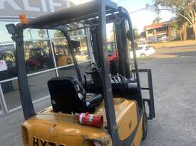 Brilliant Electric Hytsu Forklift For Sale - picture2' - Click to enlarge