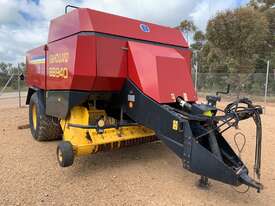 New Holland BB940 Baler - picture0' - Click to enlarge