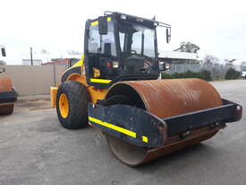 2014 JCB VIBROMAX VM146 SMOOTH DRUM ROLLER - picture0' - Click to enlarge