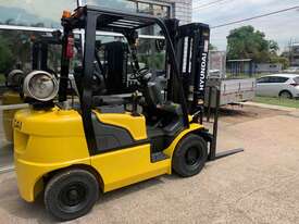 2.5 Tonne Hyundai Container Mast Forklift For Sale! - picture0' - Click to enlarge