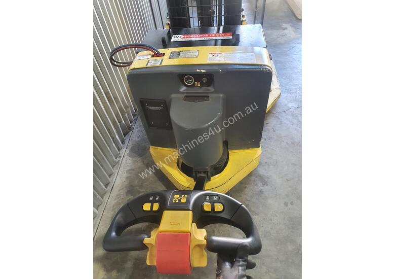 caption Hyster Walkie Stacker - 1.3 tonne