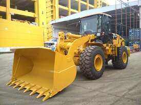 CATERPILLAR 950 H LOW HOURS NEW PAINT AND TYRES 8734 HOURS T/T  - picture0' - Click to enlarge