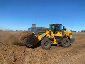 Olympus Articulated Wheel Loader FL927c Cummins 100HP Engine  - picture2' - Click to enlarge