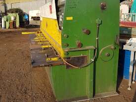 KLEEN hydraulic guillotine DISCOUNTED  - picture0' - Click to enlarge