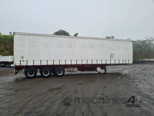 Freighter Semi Curtainsider Trailer