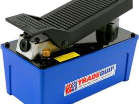 TRADEQUIP 2054T 10,000PSI AIR/HYDRAULIC PUMP - picture0' - Click to enlarge