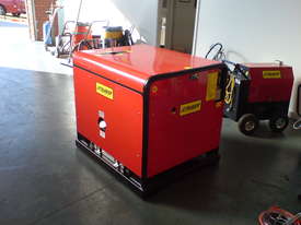 ULTRA INDUSTRIAL PRESSURE CLEANER - picture2' - Click to enlarge