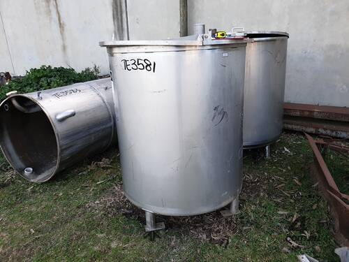 	 Diameter - 1100mm Tank Height - 1250mm Overall Height - 1460mm Volume - 1200 Litres (Approximate)