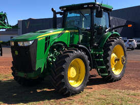 John Deere 8260R  FWA/4WD Tractor - picture0' - Click to enlarge