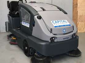 Second Hand Nilfisk CS7000LPG Industrial Combination Sweeper Scrubber - picture0' - Click to enlarge