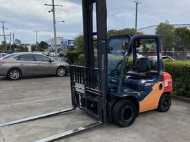 2010 Toyota 32-8FG25 Forklift - picture0' - Click to enlarge