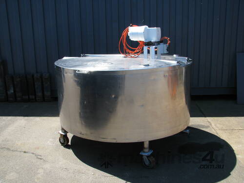Stainless Steel Jacketed Tank Vat Milk with Agitator - 1100L - Myttons 